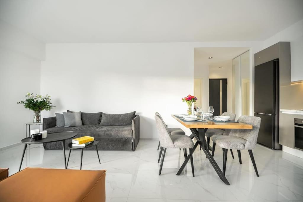 Maison Du Jardin 2-Bedroom Apartment Private Outdoor Jacuzzi Rhodes City Kültér fotó